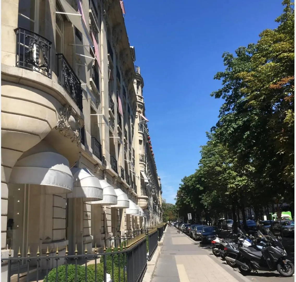 Avenue Montaigne Apartment Paris France