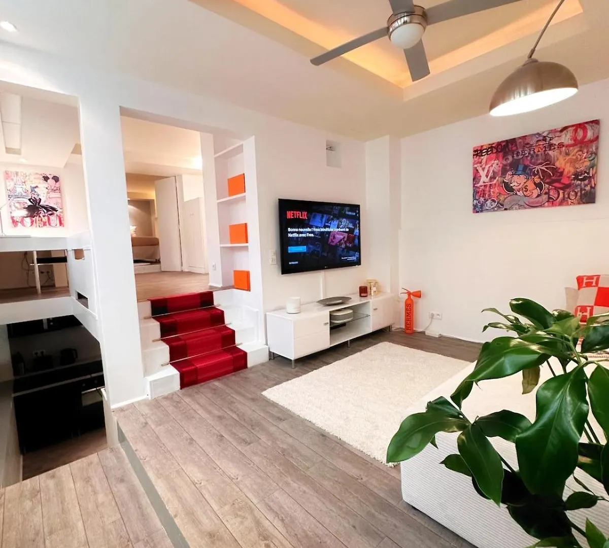 Avenue Montaigne Apartment Paris