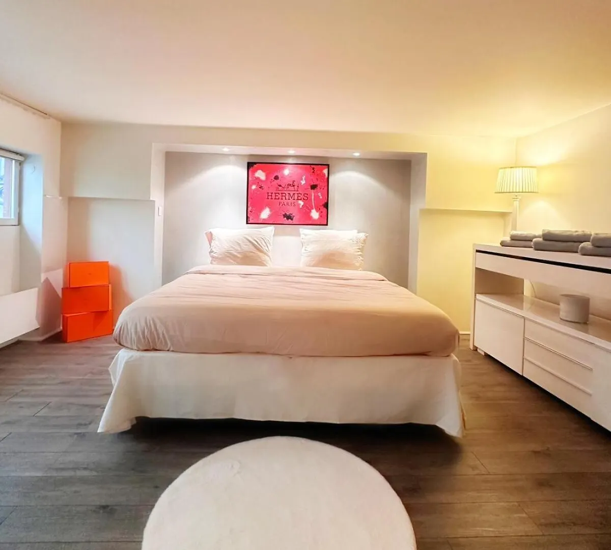 Avenue Montaigne Apartment Paris