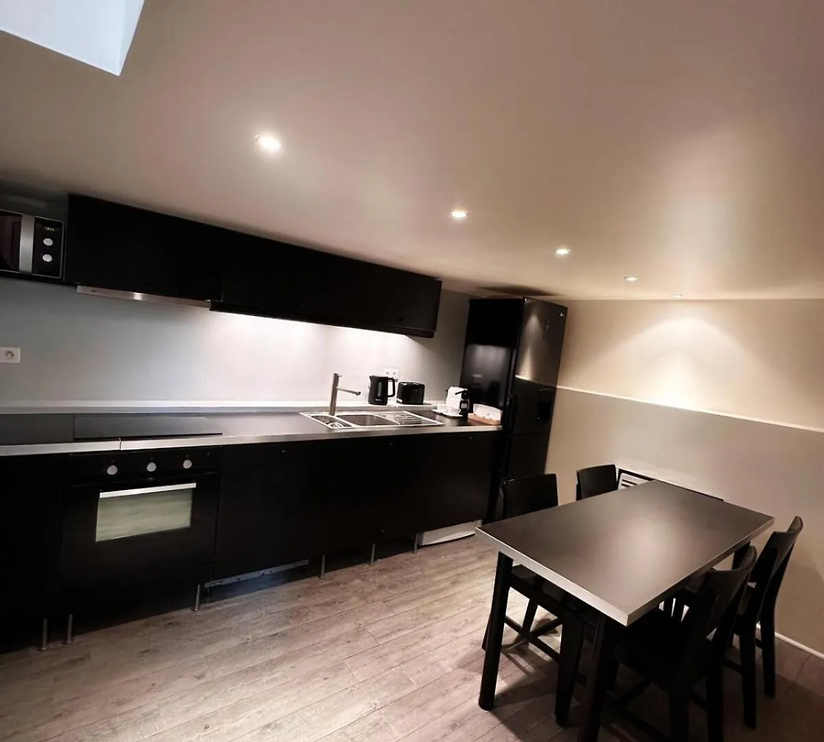 Avenue Montaigne Apartment Paris